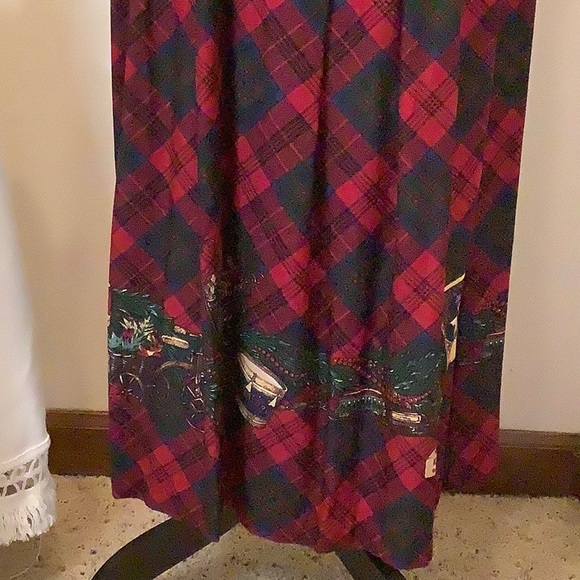 VTG Lucia Christmas Plaid skirt and vest. Beautiful Christmas scenes size 12 - Picture 12 of 16